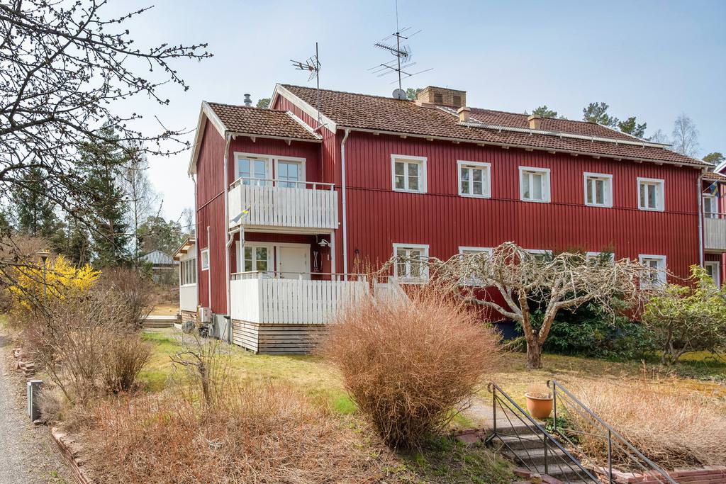 10. Avvaxling Barande Vagg Lagenhet